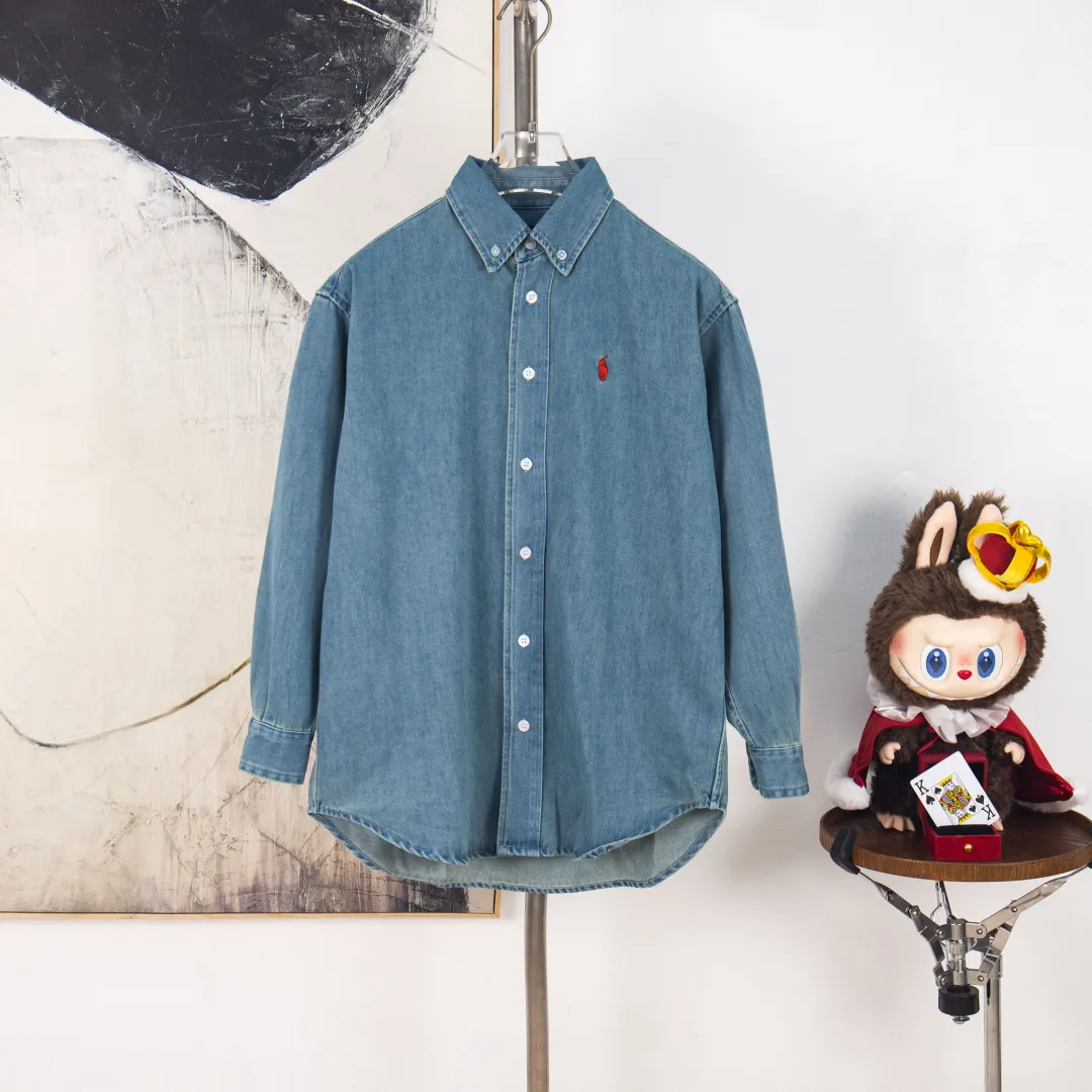 P300 zp version [exclusive supply] - Ralph Lauren/Ralph Lauren Four Seasons classic American retro Vintage style nostalgic washed red label denim long-sleeved shirt - 10X10 OE/super soft denim denim fabric ✅ - 100% restoration of workmanship, apricot three-strand washed thick thread ✅ - Custom dyed original transparent white buttons, size division ✅ - A versatile shirt that can be worn in all seasons, oversized version, translucent fading, can be worn alone It can also be worn as a layer as a coat or as an inner layer of a sweater. It has a slightly aged look and is washed and faded. It is naturally white. The upper body is retro and casual. It can save the mismatch. Color: Denim Blue Size: S M L XL Number: WW10741